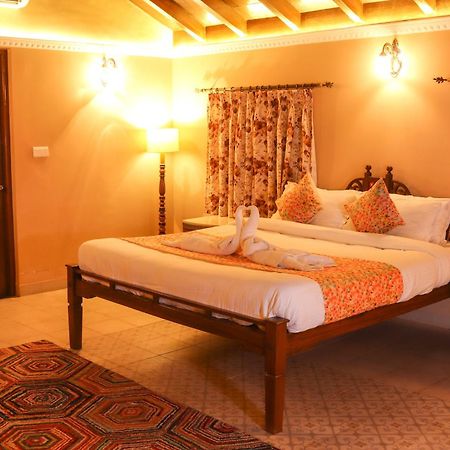Surya Kiran Heritage Hotel Панаджи Экстерьер фото