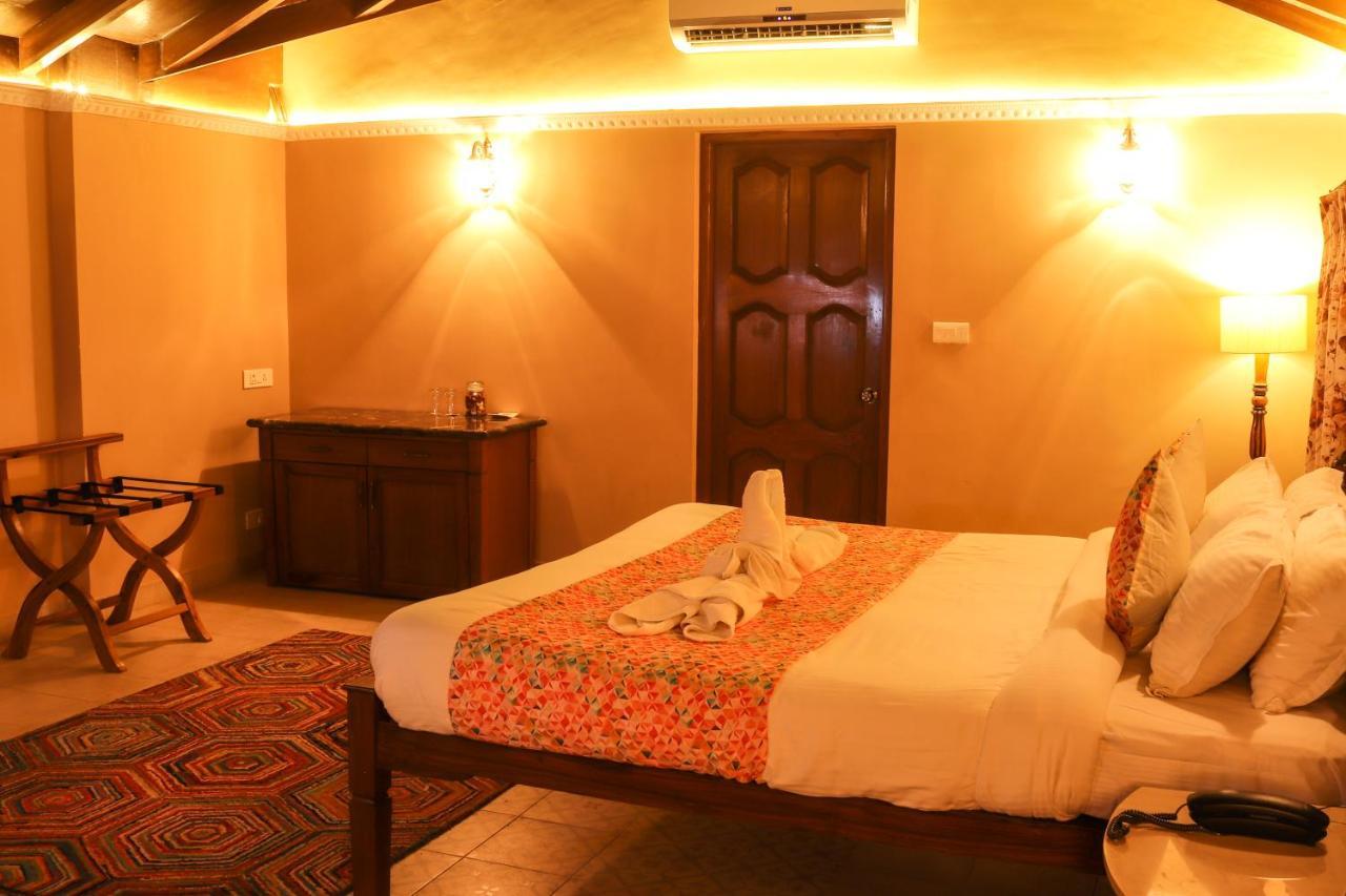 Surya Kiran Heritage Hotel Панаджи Экстерьер фото
