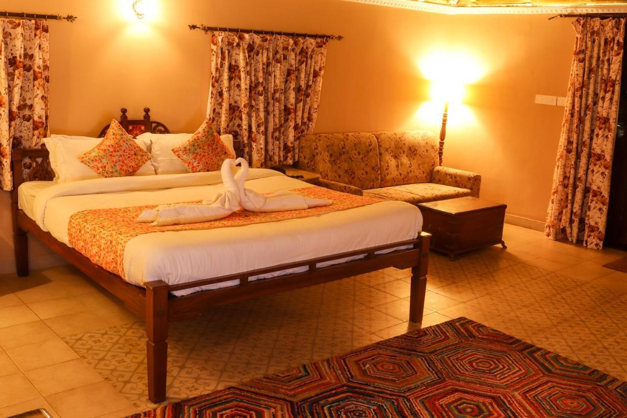 Surya Kiran Heritage Hotel Панаджи Экстерьер фото