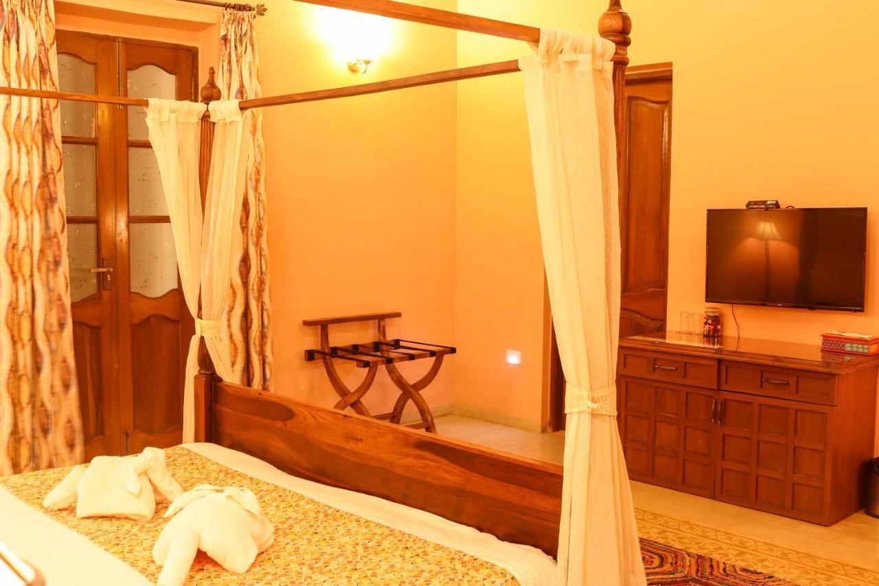 Surya Kiran Heritage Hotel Панаджи Экстерьер фото
