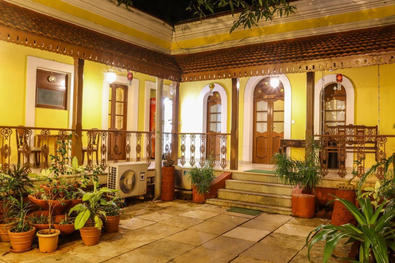 Surya Kiran Heritage Hotel Панаджи Экстерьер фото